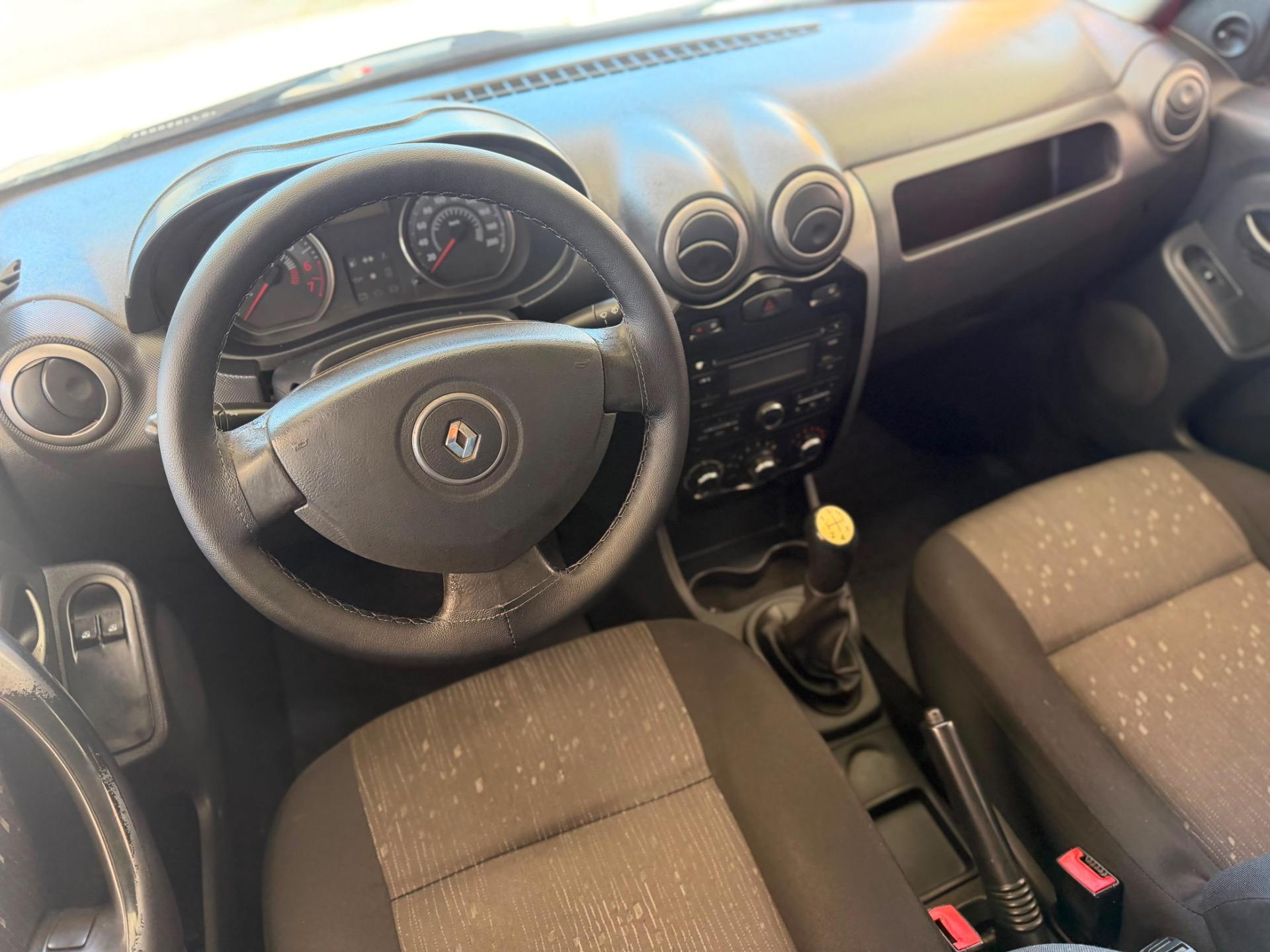 RENAULT Logan - Foto