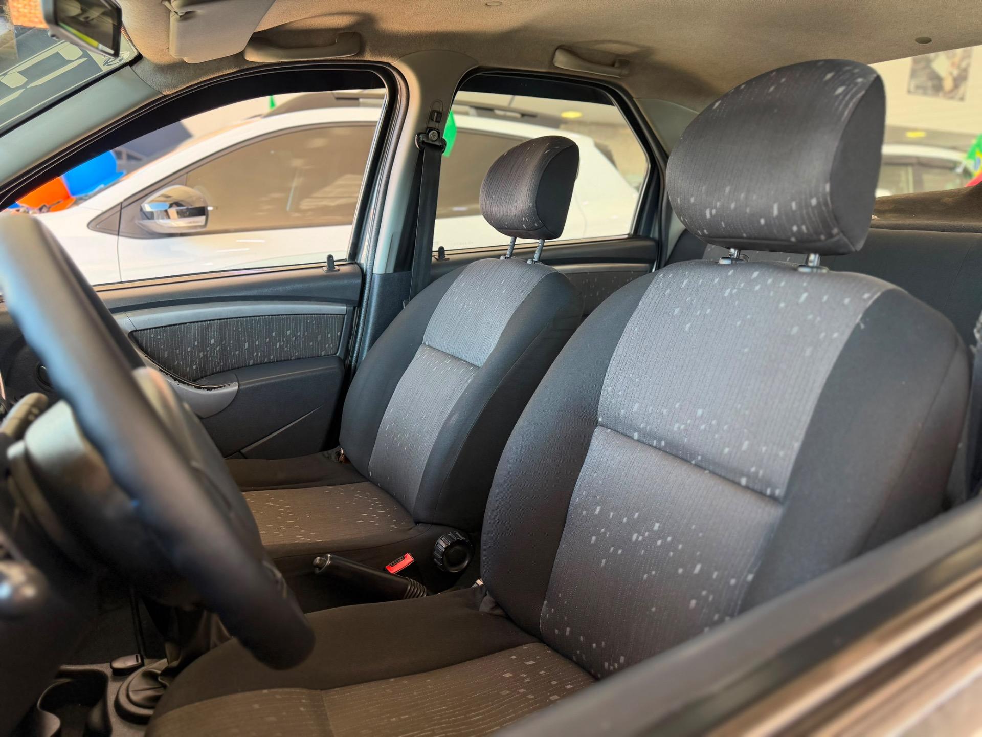RENAULT Logan - Foto