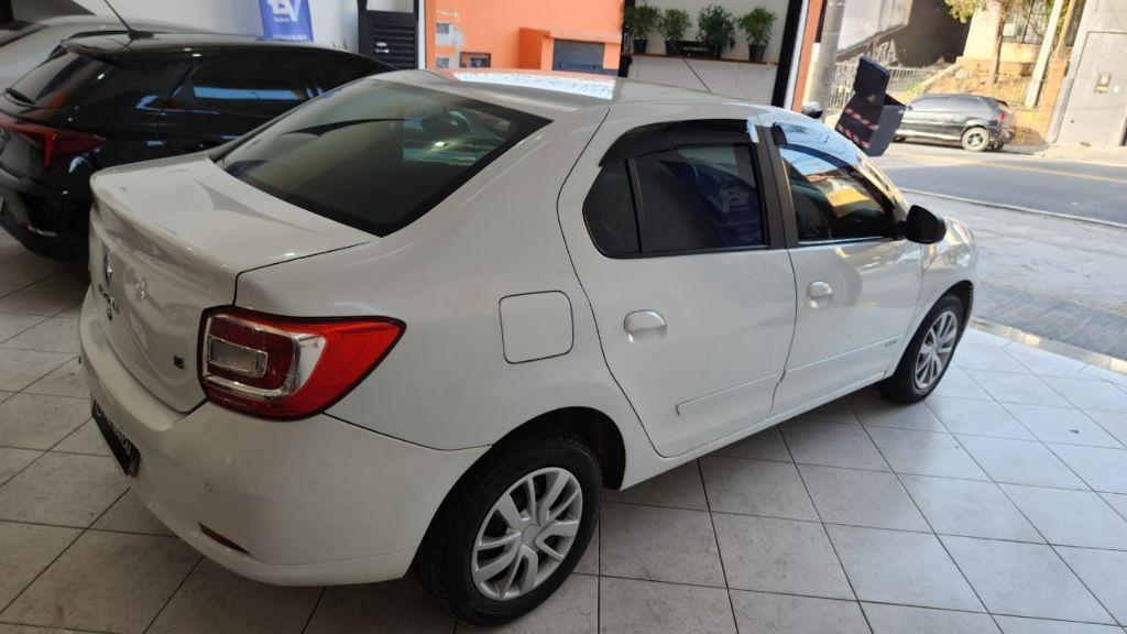 RENAULT Logan - Foto