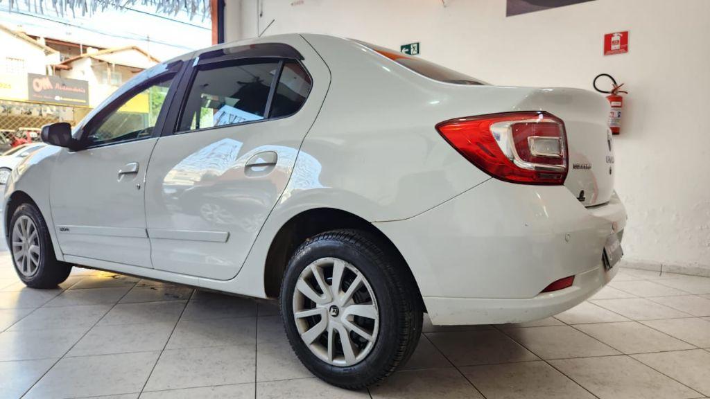 RENAULT Logan - Foto