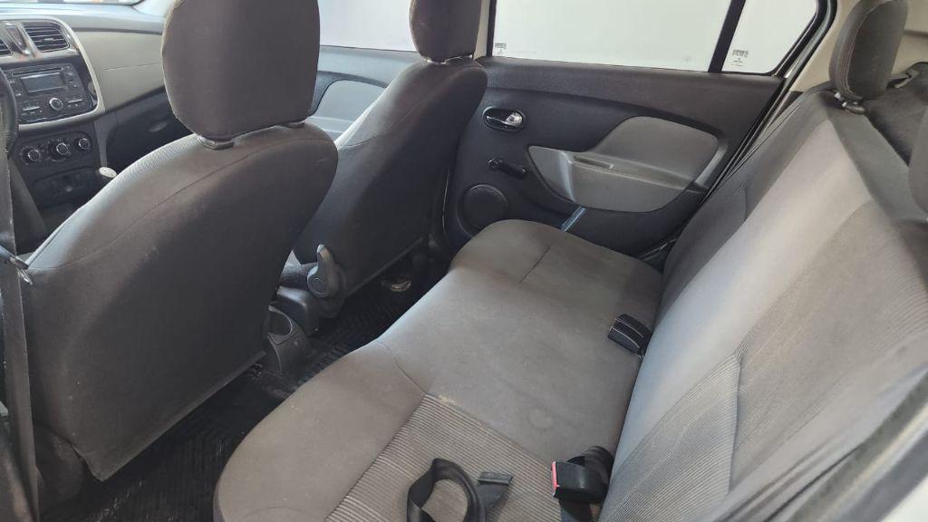 RENAULT Logan - Foto