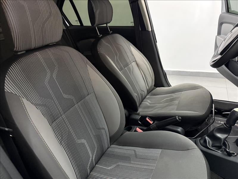 RENAULT Logan - Foto