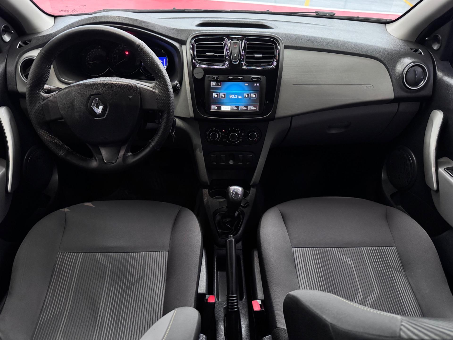 RENAULT Logan - Foto