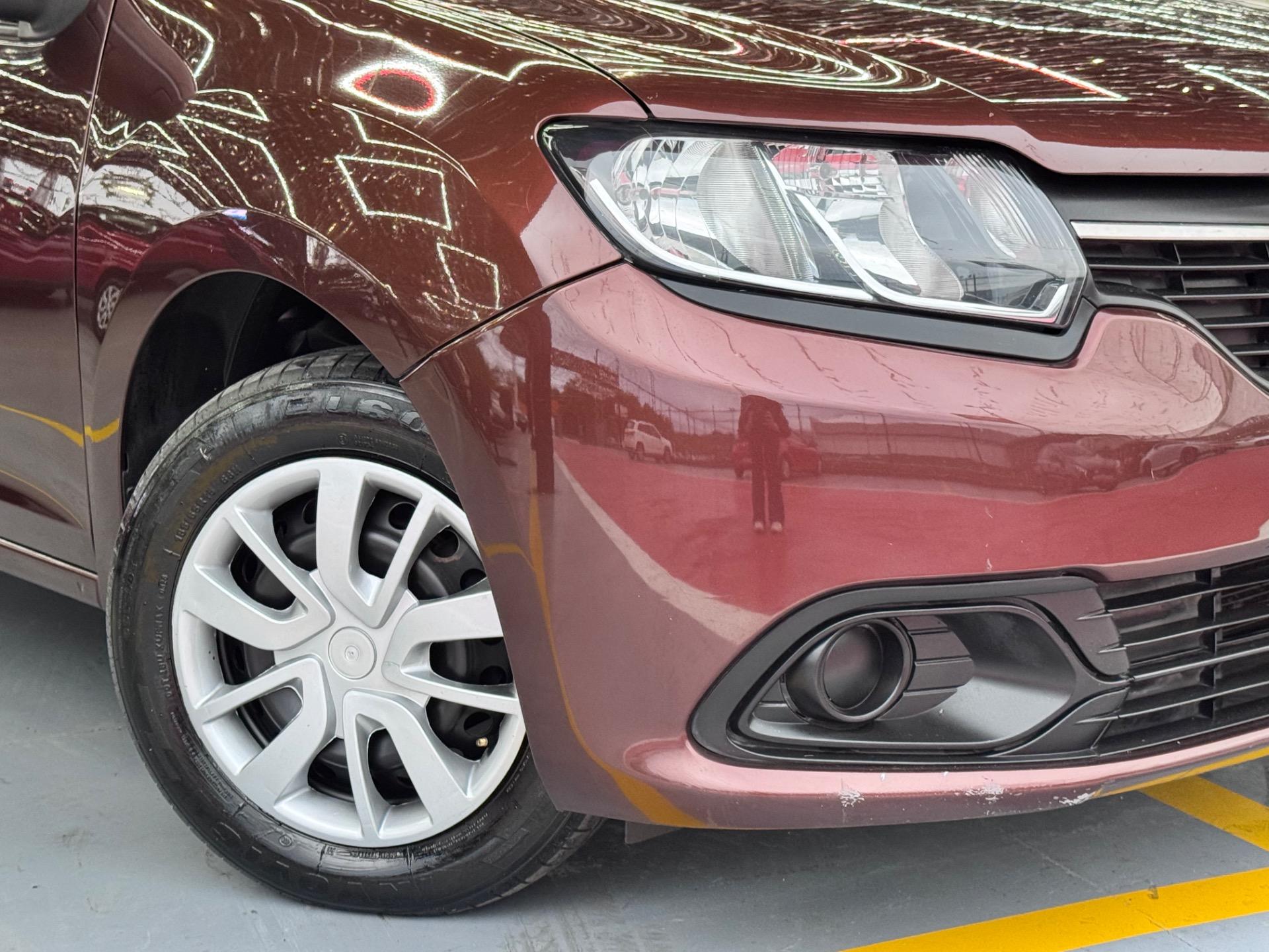RENAULT Logan - Foto