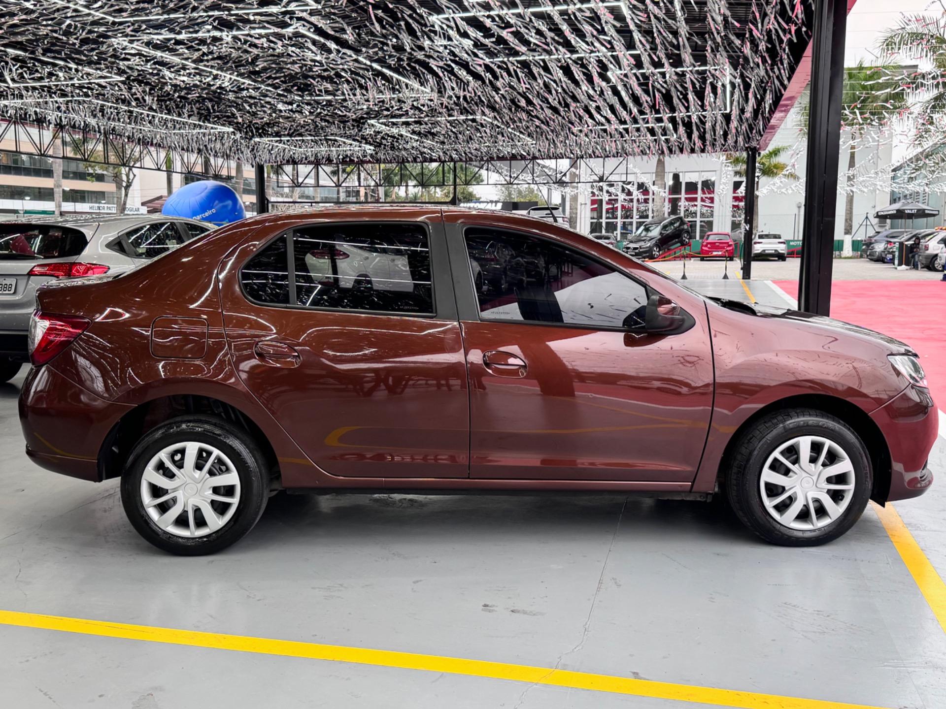 RENAULT Logan - Foto