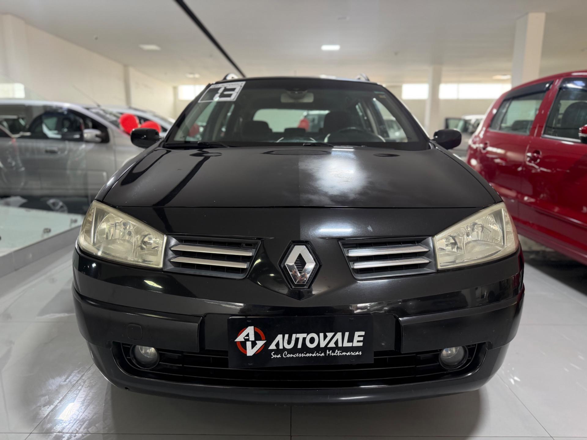 RENAULT Megane Sedan - Foto