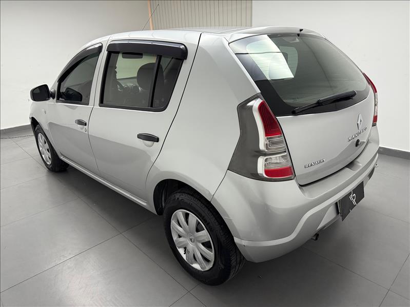 RENAULT Sandero - Foto