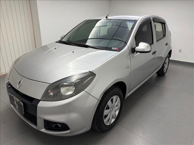 RENAULT Sandero - Foto