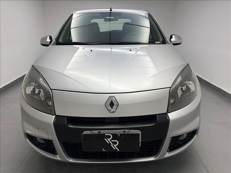 RENAULT Sandero - Foto