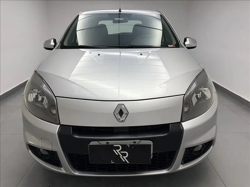 RENAULT Sandero - Foto