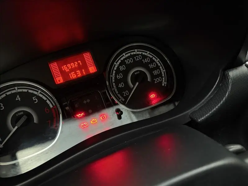 RENAULT Sandero - Foto