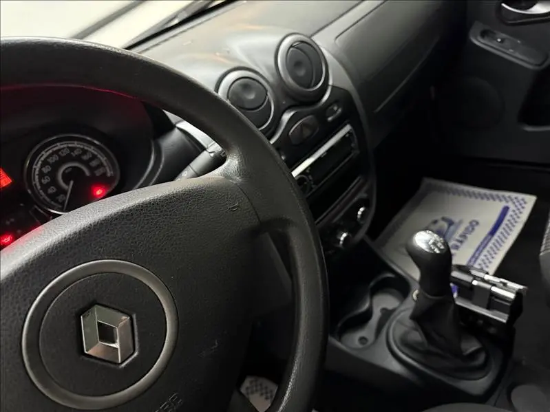 RENAULT Sandero - Foto