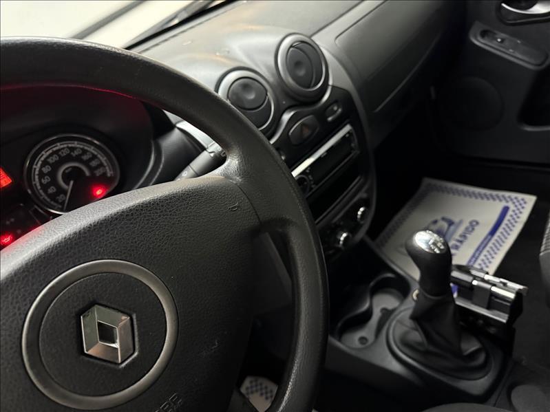 RENAULT Sandero - Foto