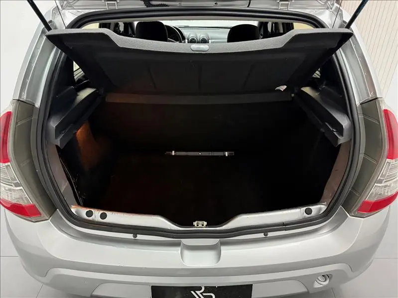 RENAULT Sandero - Foto