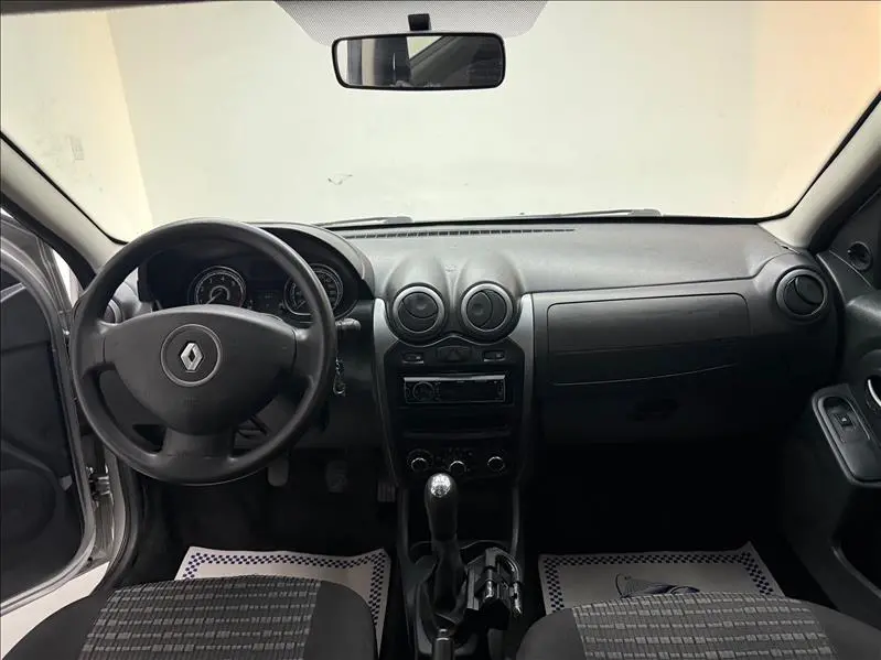 RENAULT Sandero - Foto