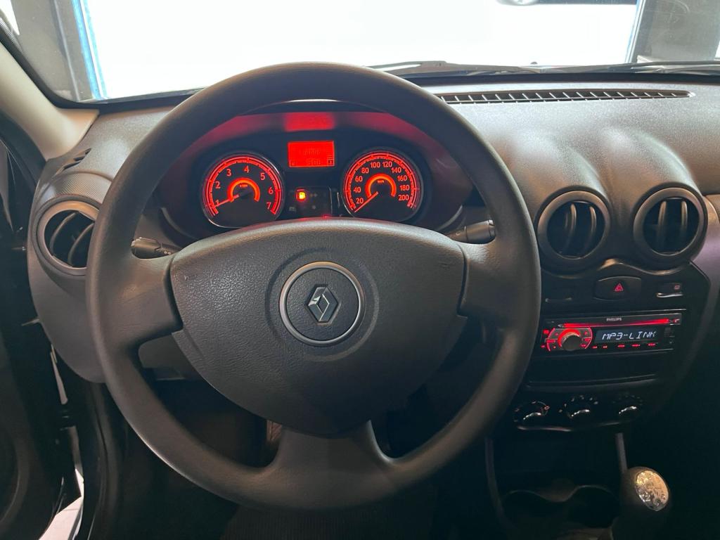 RENAULT Sandero - Foto