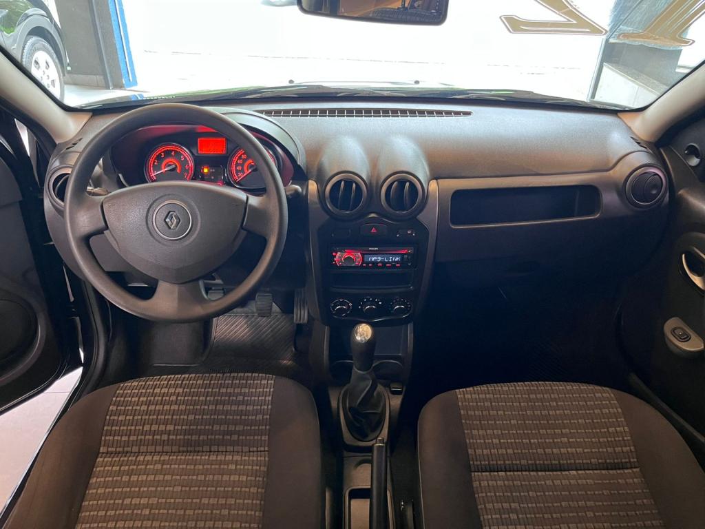 RENAULT Sandero - Foto