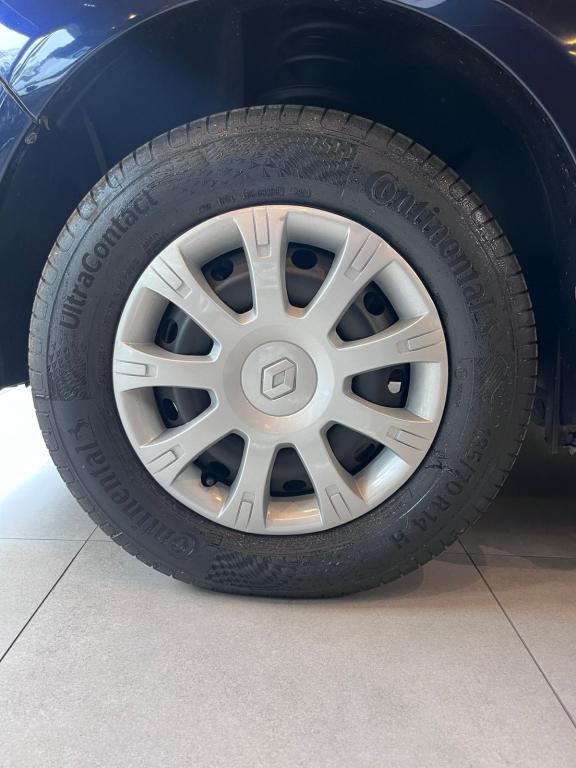 RENAULT Sandero - Foto