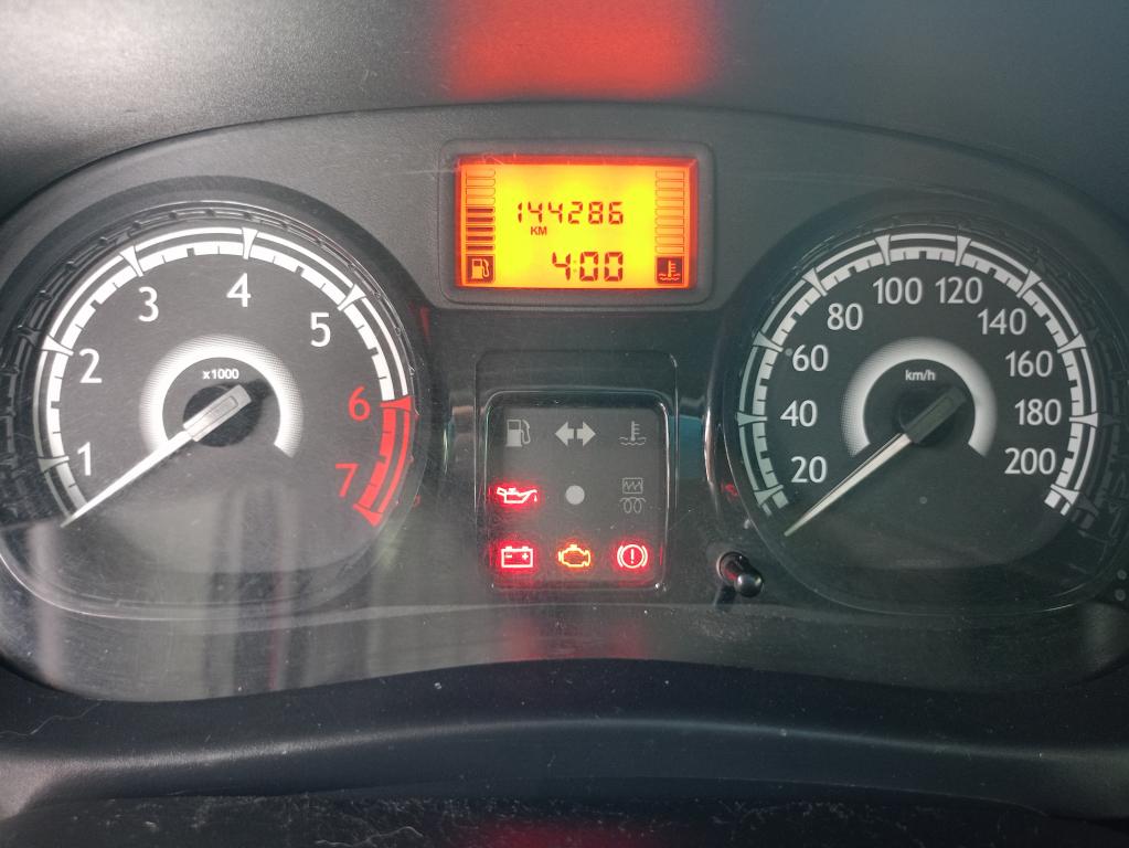 RENAULT Sandero - Foto