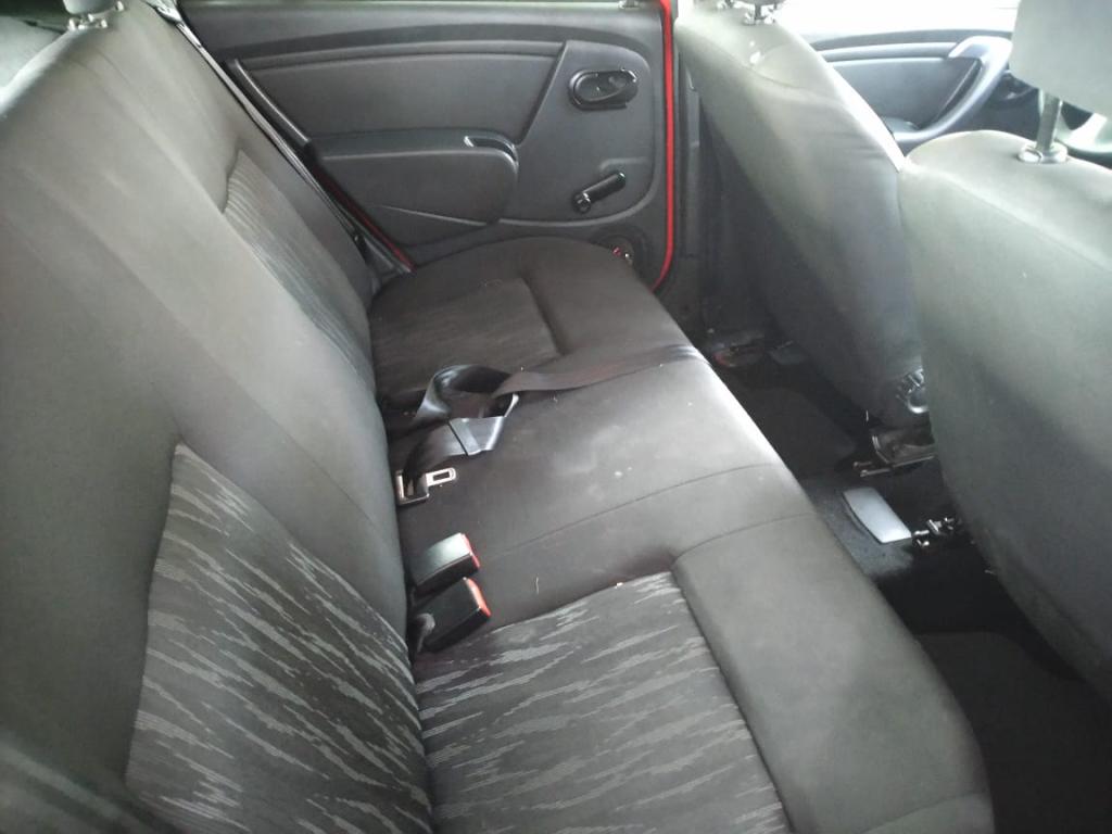 RENAULT Sandero - Foto