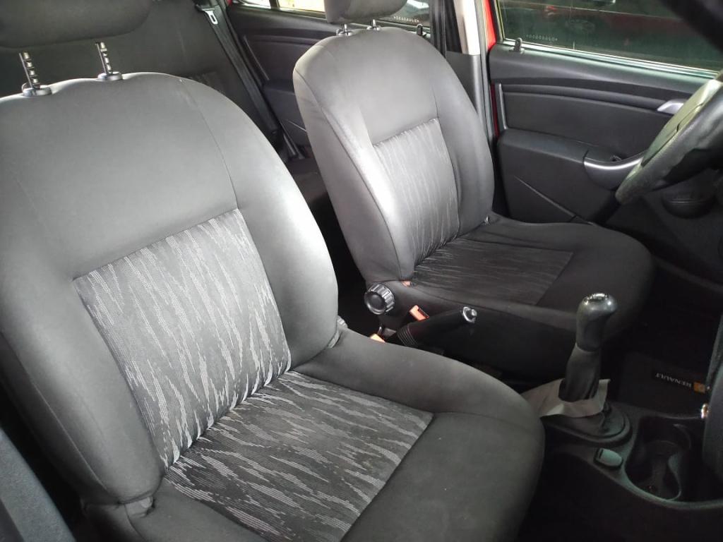 RENAULT Sandero - Foto