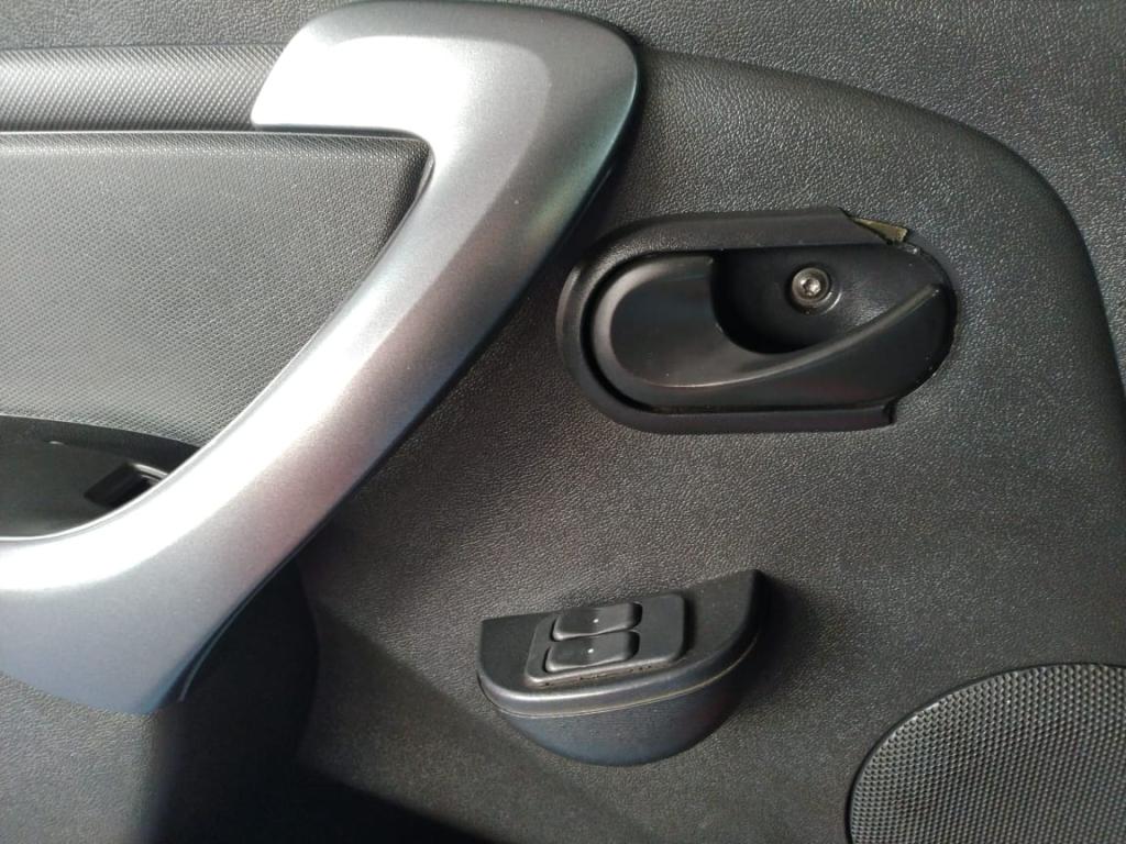 RENAULT Sandero - Foto