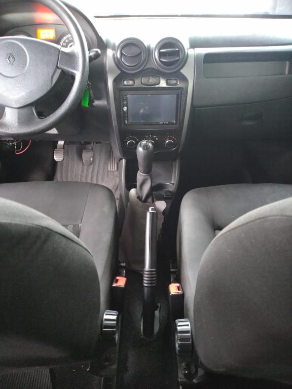 RENAULT Sandero - Foto