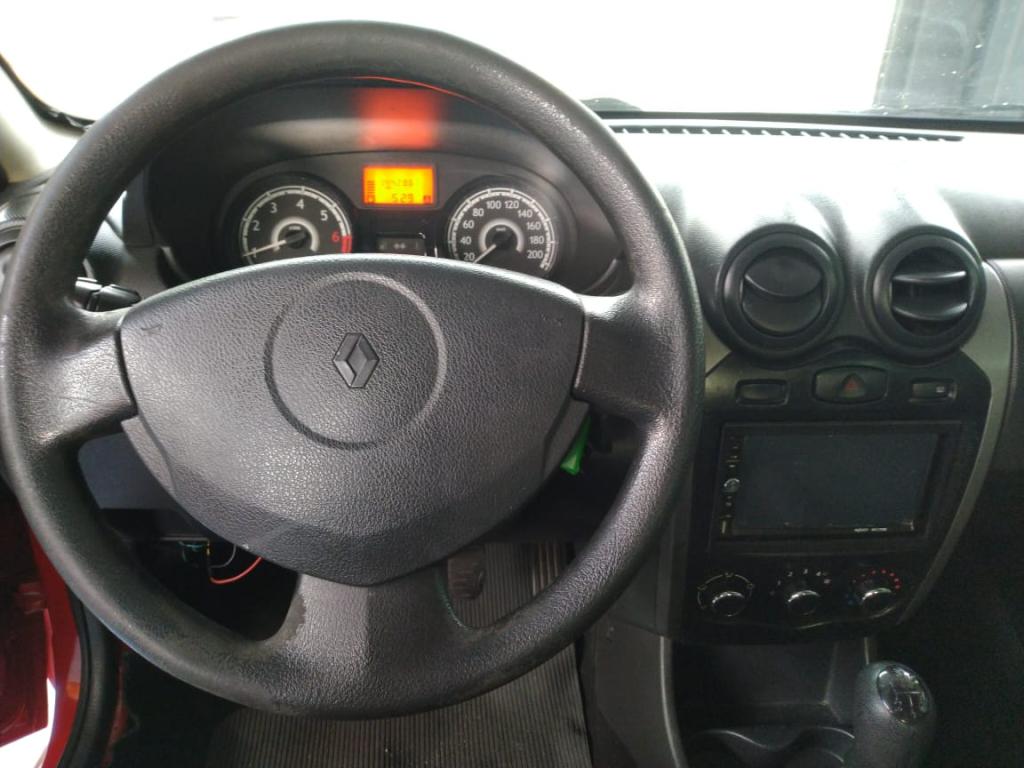 RENAULT Sandero - Foto
