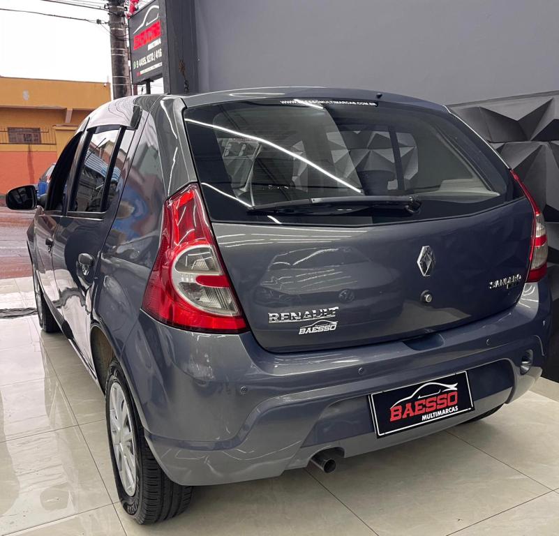 RENAULT Sandero - Foto