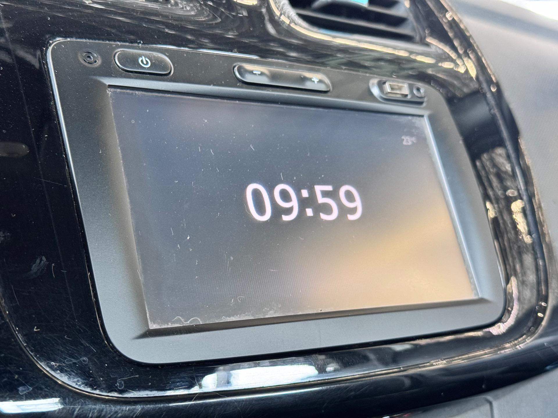 RENAULT Sandero - Foto