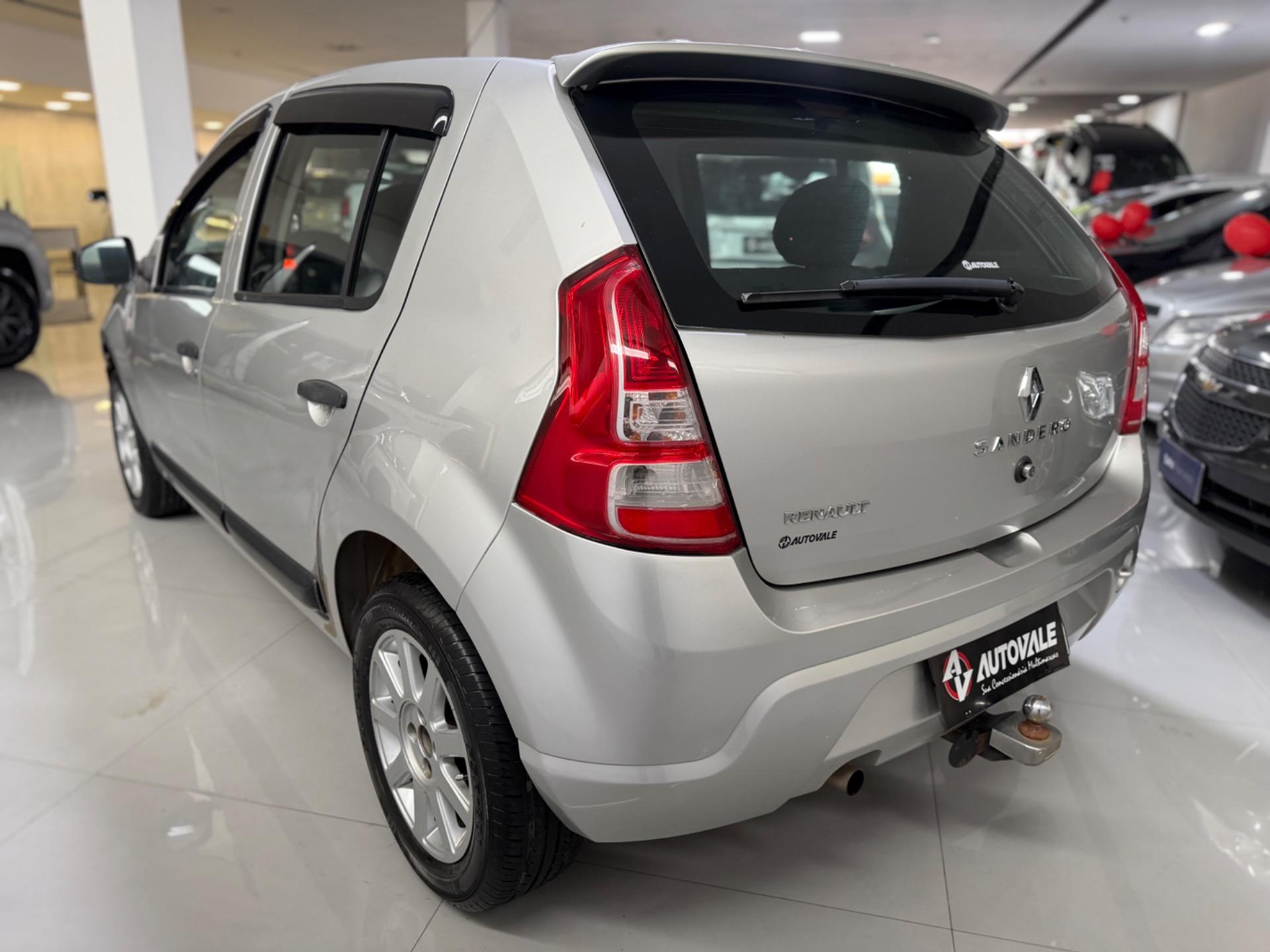 RENAULT Sandero - Foto