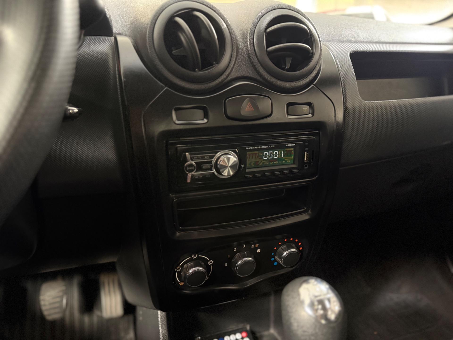 RENAULT Sandero - Foto