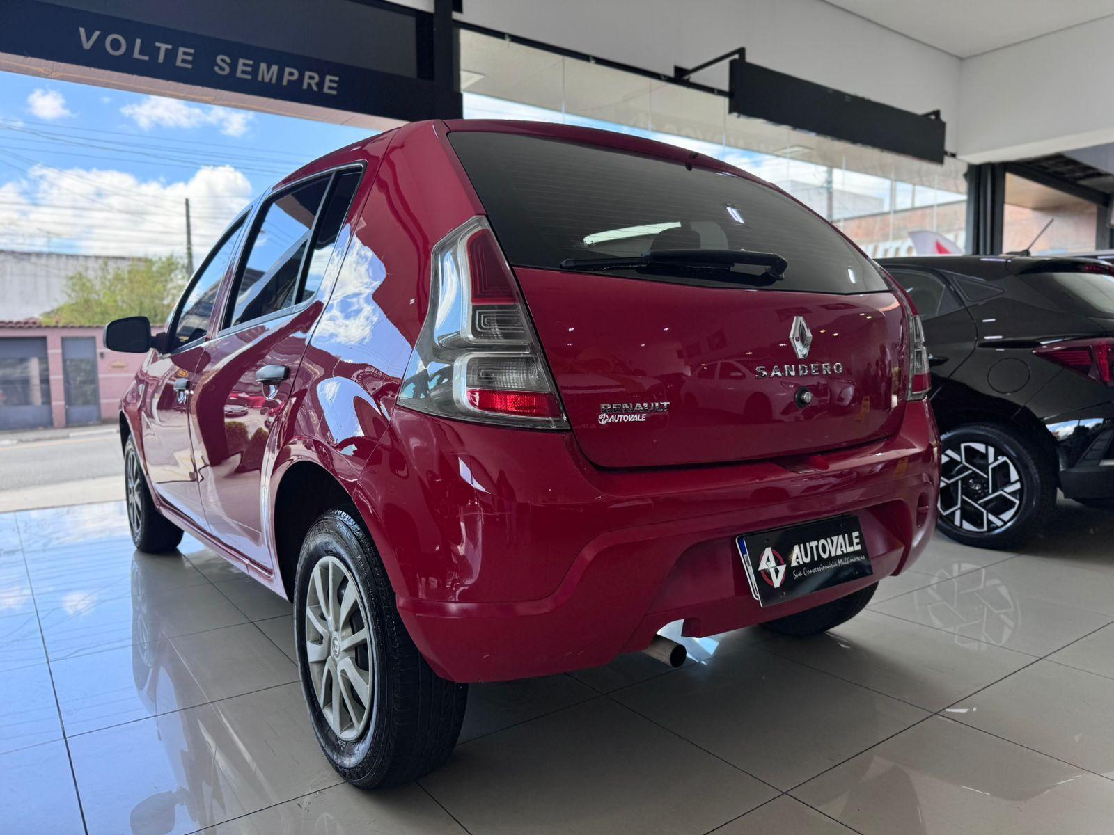 RENAULT Sandero - Foto