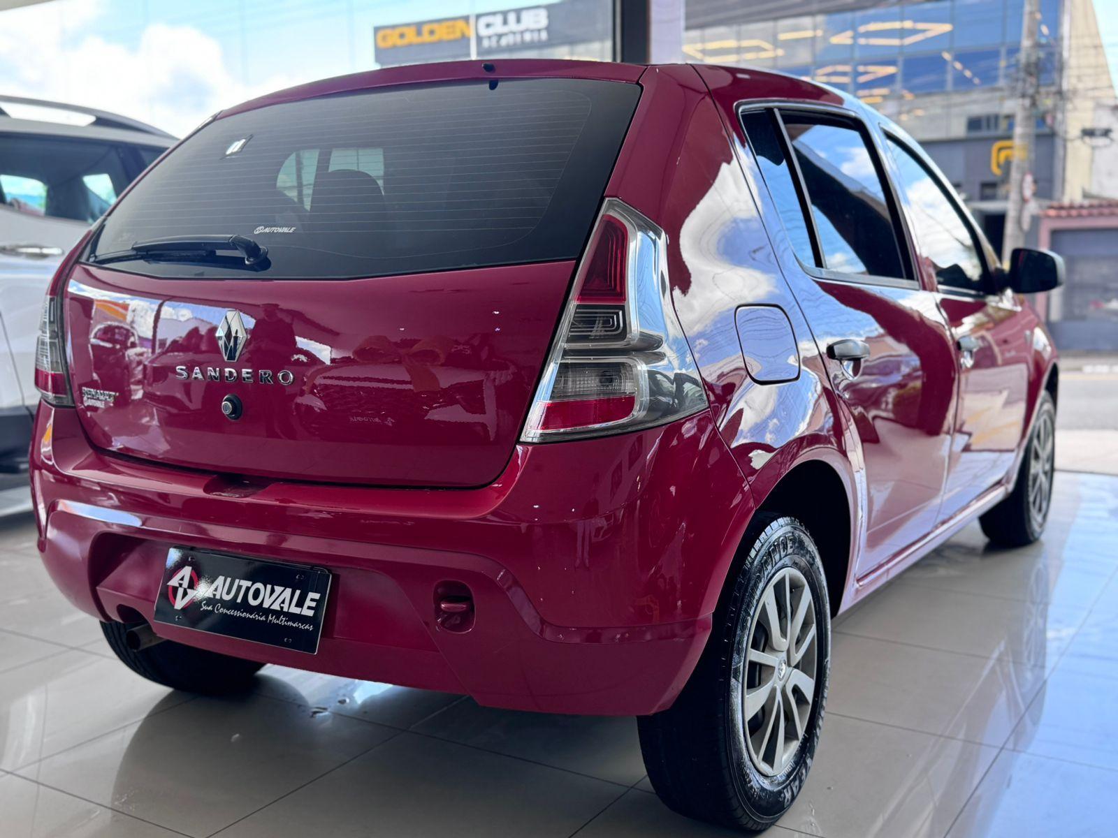 RENAULT Sandero - Foto