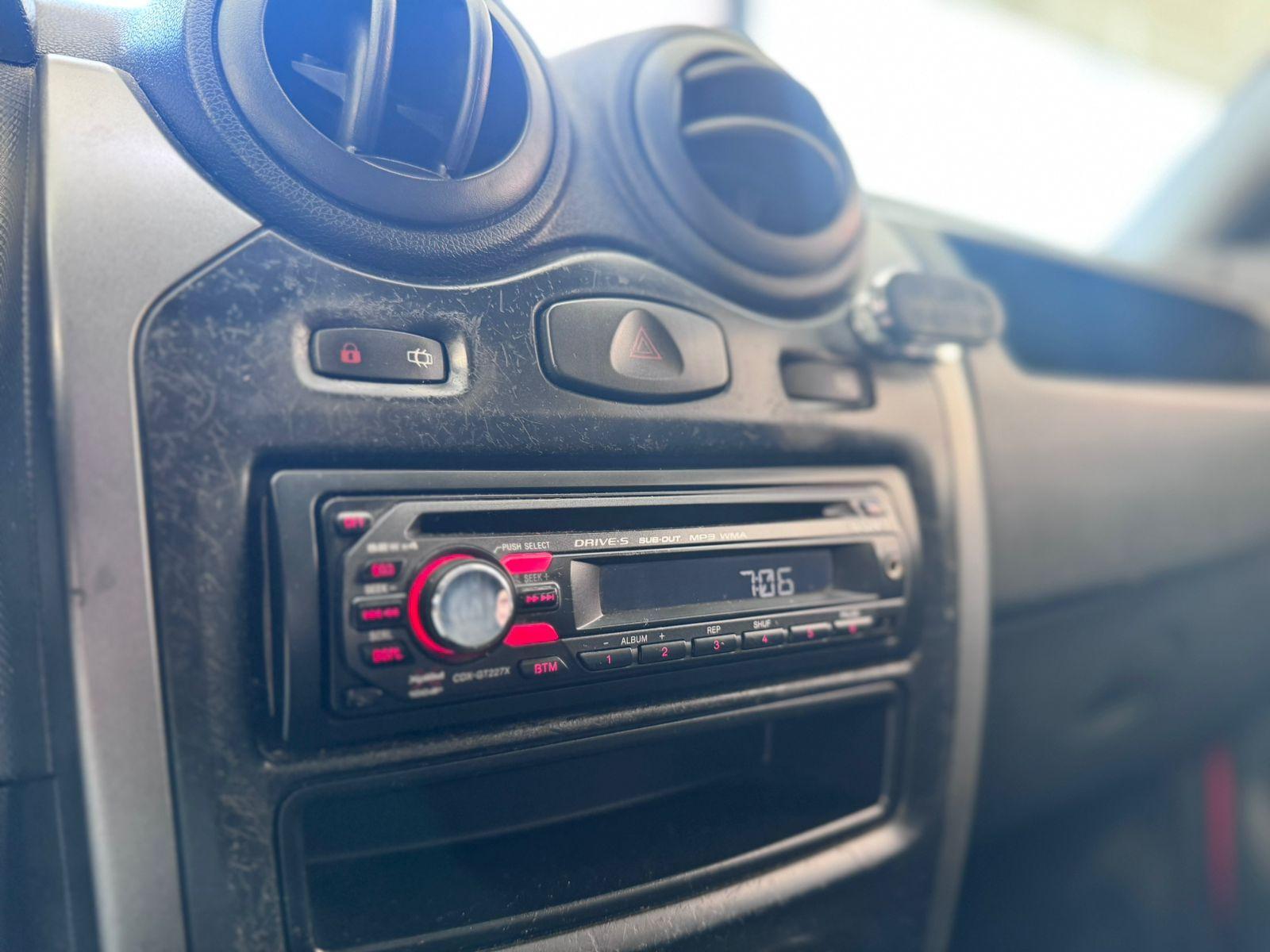 RENAULT Sandero - Foto