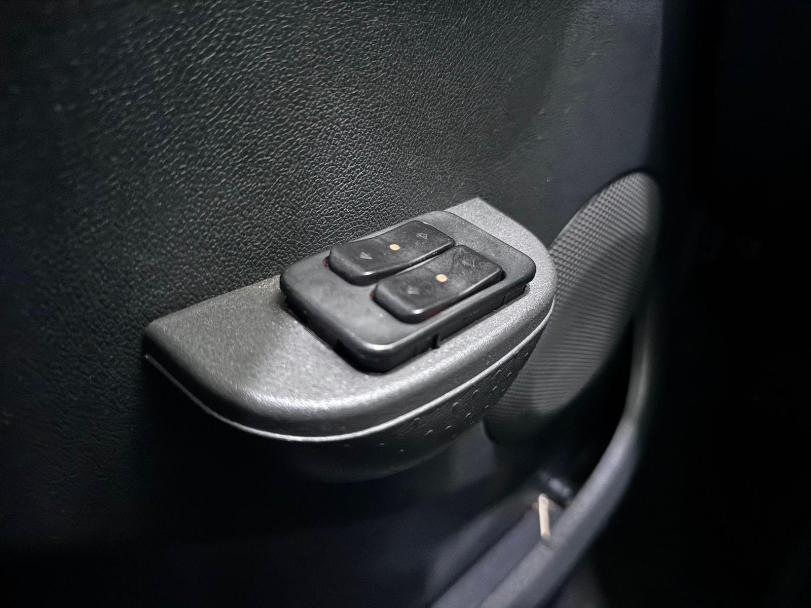 RENAULT Sandero - Foto