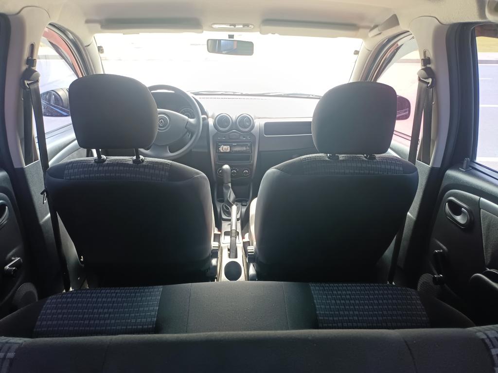 RENAULT Sandero - Foto