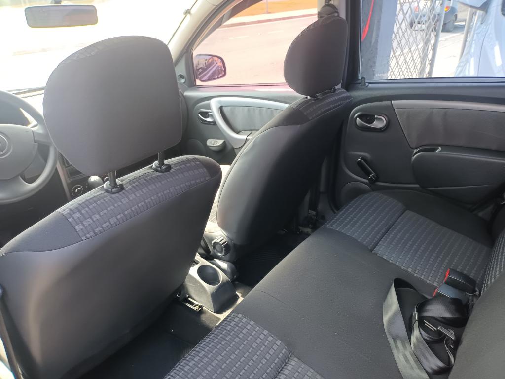 RENAULT Sandero - Foto