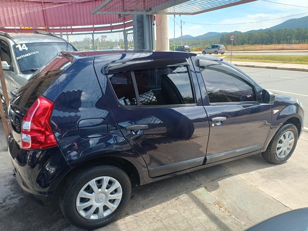 RENAULT Sandero - Foto