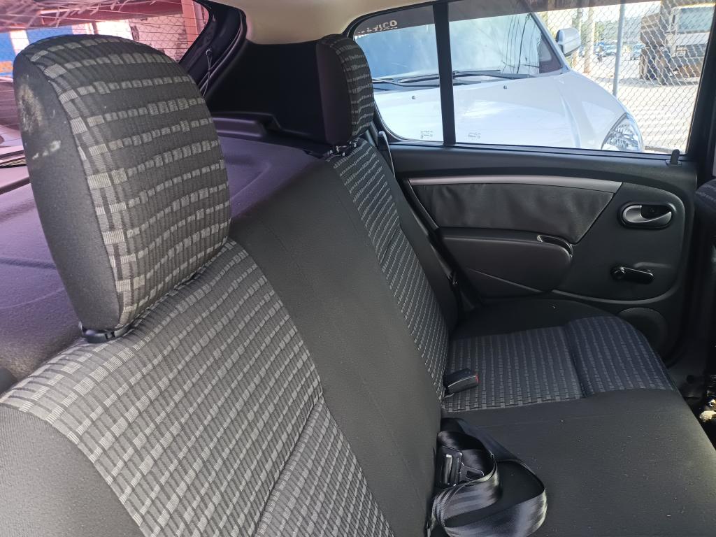 RENAULT Sandero - Foto