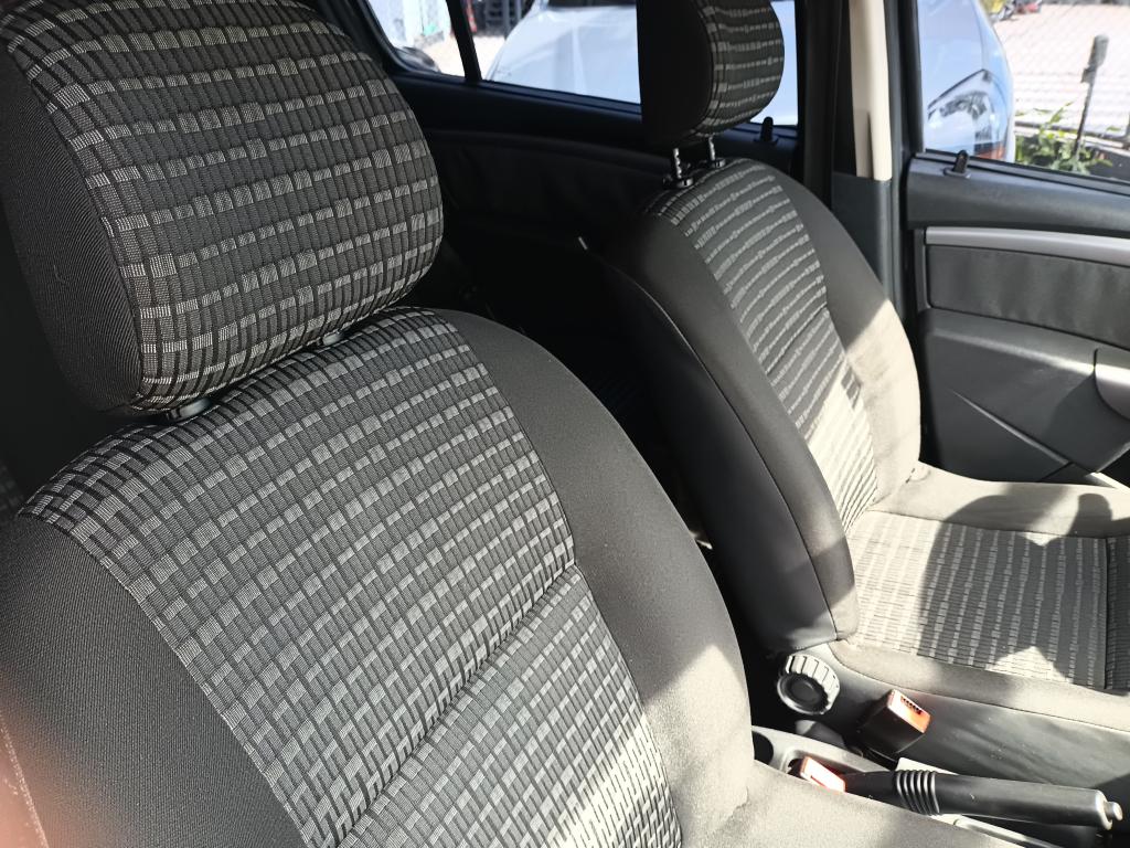 RENAULT Sandero - Foto