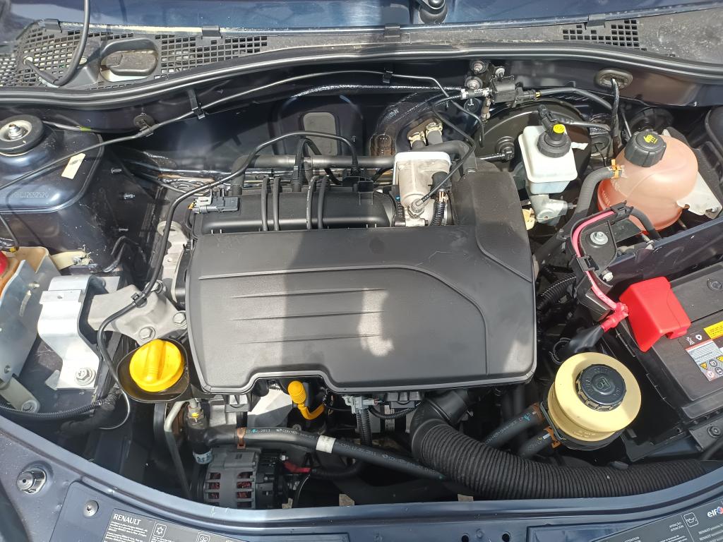 RENAULT Sandero - Foto