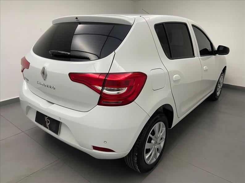 RENAULT Sandero - Foto