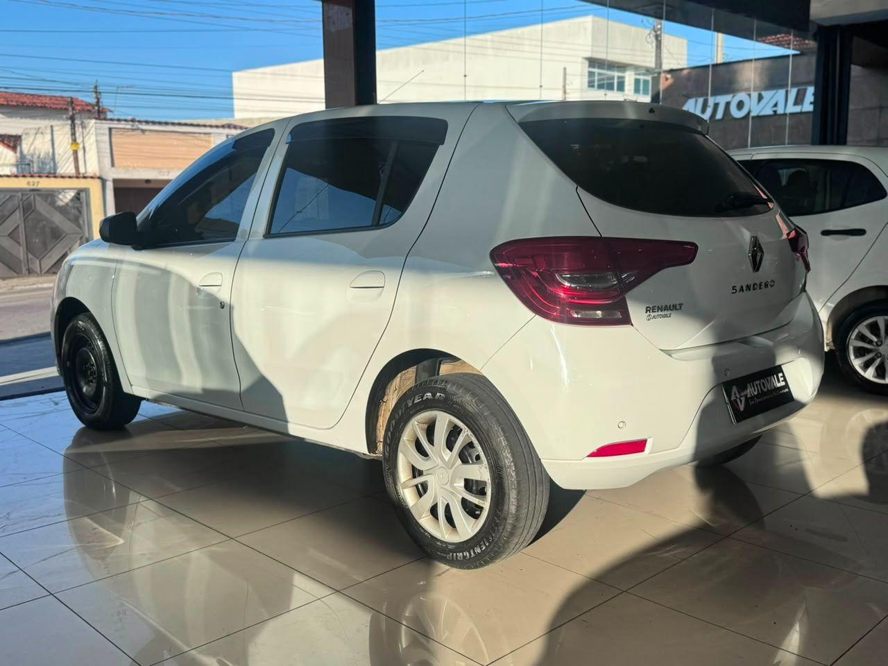 RENAULT Sandero - Foto