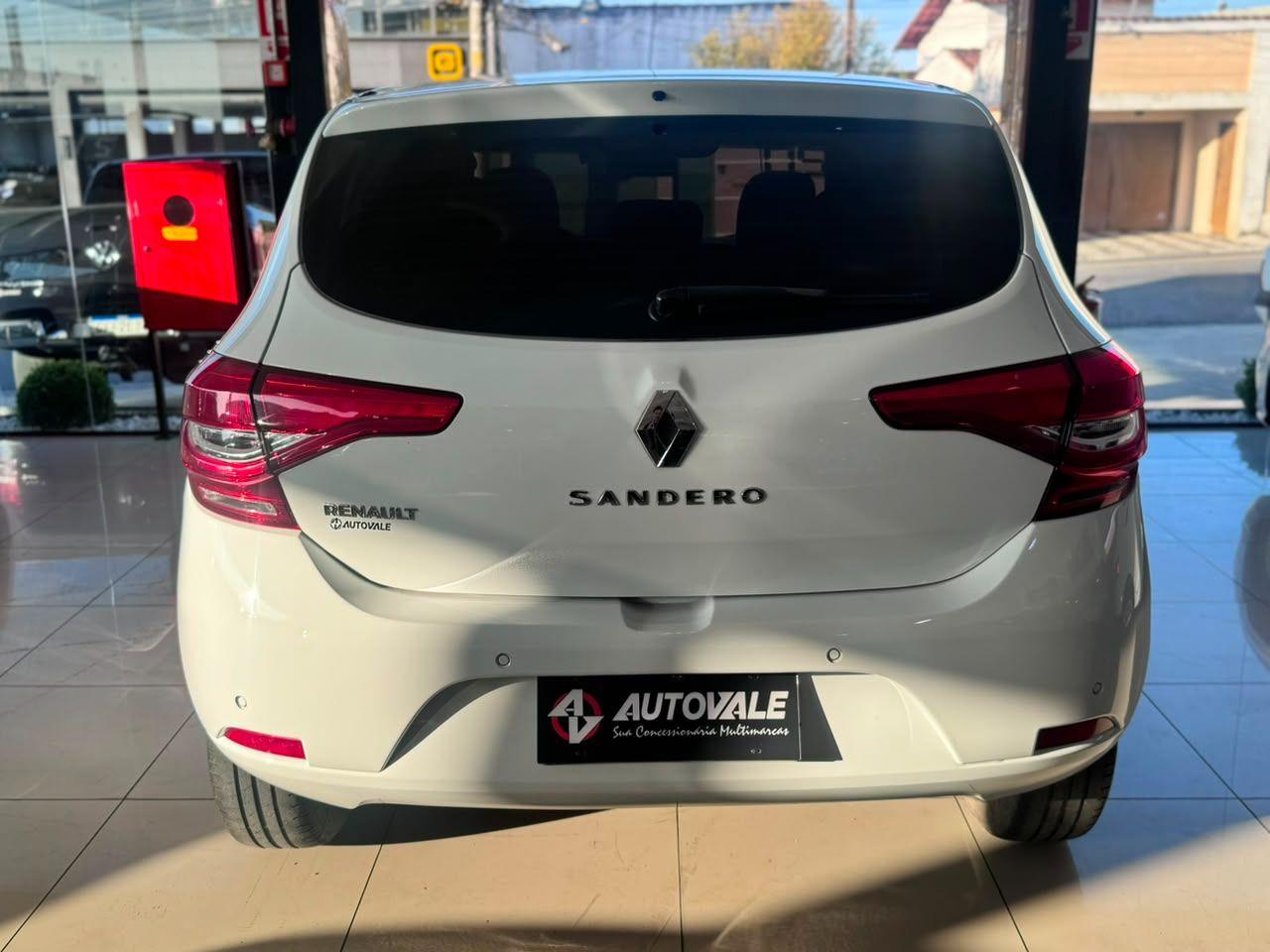 RENAULT Sandero - Foto