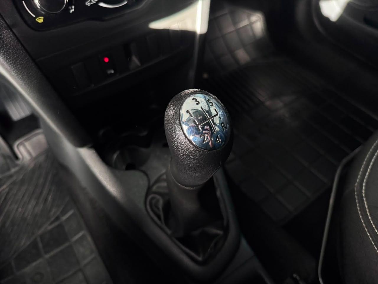 RENAULT Sandero - Foto