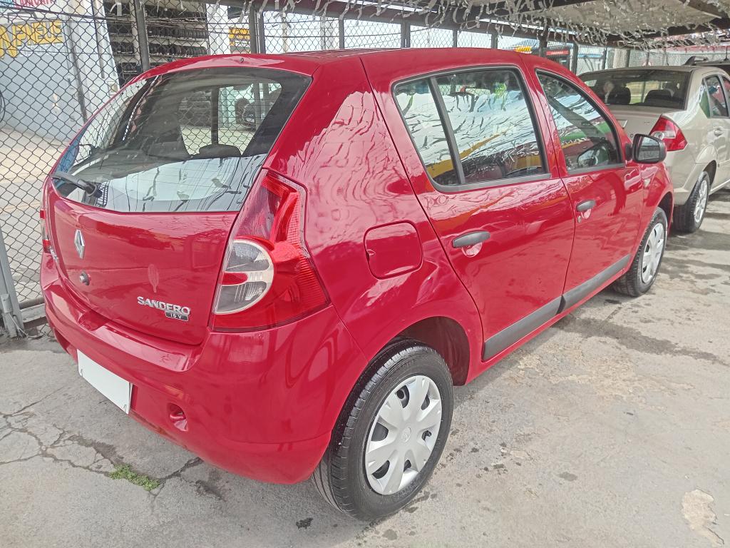 RENAULT Sandero - Foto