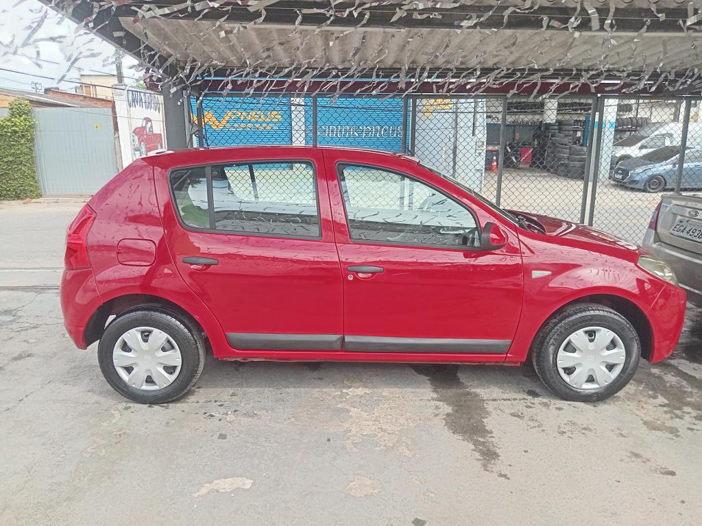 RENAULT Sandero - Foto
