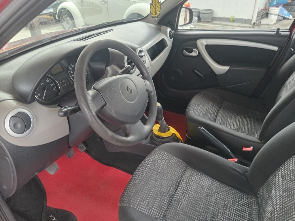 RENAULT Sandero - Foto