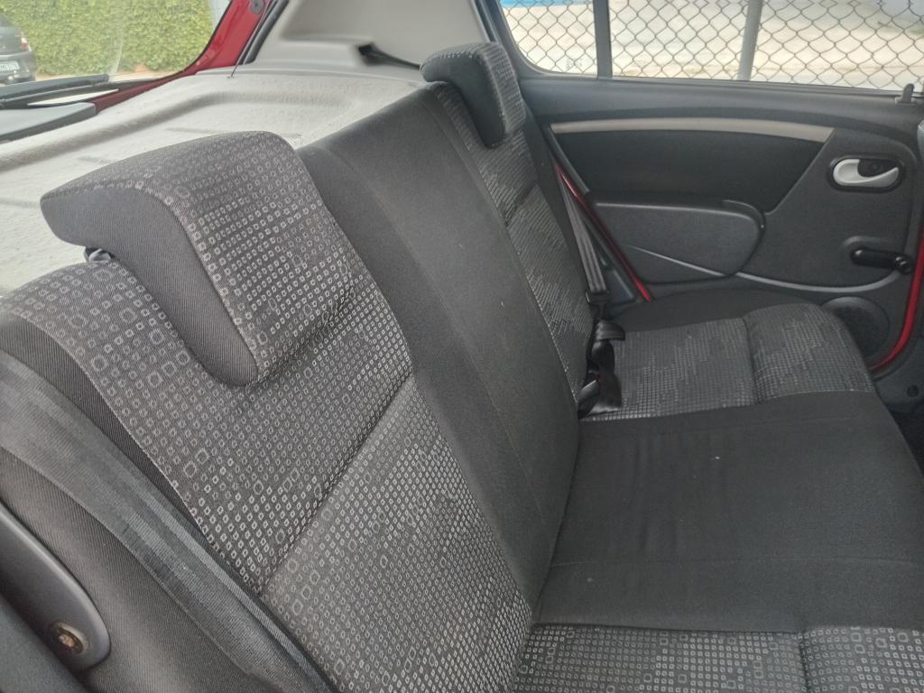 RENAULT Sandero - Foto